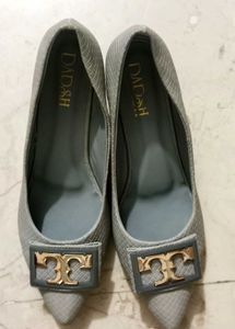 Elegant Grey Pointed Toe Heels