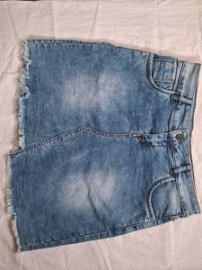Stylish Blue Denim Mini Skirt