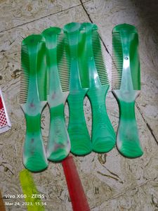 Multicolored Comb