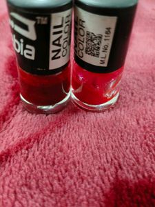 Earings With Crystal Ball And Two Nailpaints