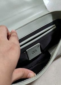 Zar Shoulder Bag