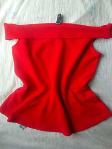 PRICE DROP🚨Chic Off-Shoulder Peplum Top