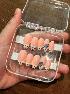 summer theme nails