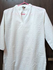 Elegant White Chikankari Kurta