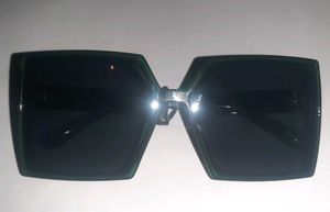 💎 One-Of-A-Kind Bottle Green Floral Sunglasses
