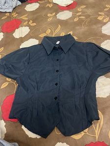 Chic Dark Collared Puff Sleeve Top
