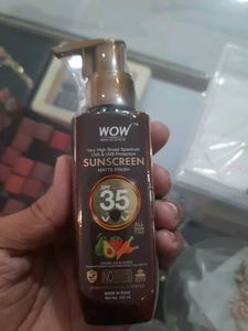 WOW Skin Science Sunscreen Matte Finish SPF 35