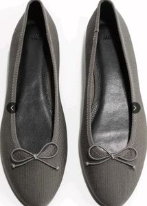 Women's Grey Ballet Flats with Bow