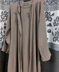 Elegant abaya with scarf