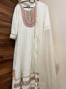 Elegant White Chikankari Kurta with Dupatta
