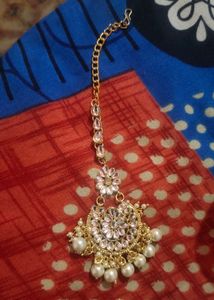Beautiful Kundan Maangtika