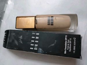 Bobbi Brown Skin Foundation SPF 15 Shade 01