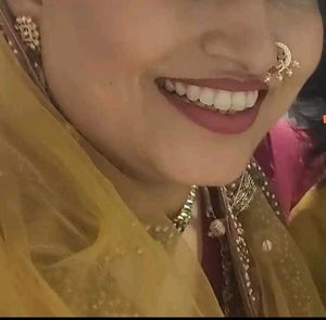 Elegant Gold Nath with Stones &amp; Pearls