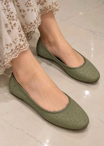 Stylish Green Ballet Flats