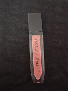 Huda Beauty Liquid Matte Lipstick