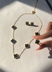 Elegant Clover Necklace, Ring &amp; Earrings Set