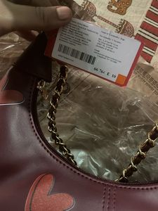 Chic Red Heart Print Sling Bag