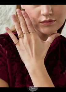 Set of 5 Gold-Tone Rings