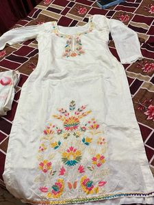 Elegant Cream Kurta Set with Embroidery
