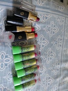 Lot of 7 Lipsticks