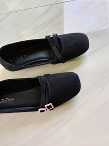 Elegant Black Flats with Rhinestone Buckle