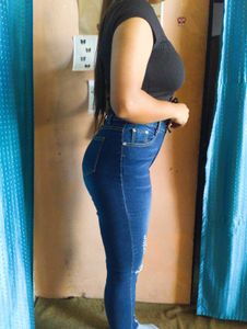 ❤️Ripped High-Waisted Jeans❤️