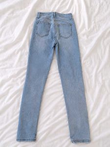Forever 21 Light wash Distressed Jeans