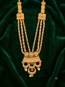 Exquisite Gold-Plated Necklace Set
