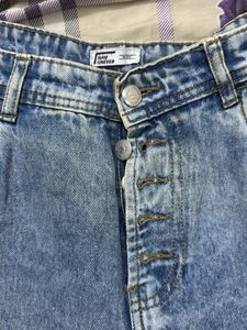 Stylish Blue Wash Jeans