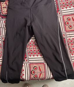 Black Cropped Athleisure Leggings