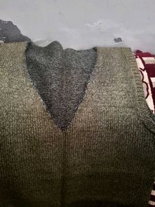 11. Men's Sleeveless V-Neck Sweater Vest