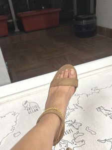 Monrow Tan-nude Suede Chain Heels
