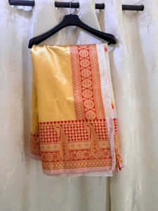 Elegant White Saree with Golden Border