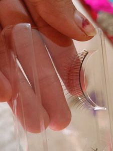 Huda Beauty 6D Lashes