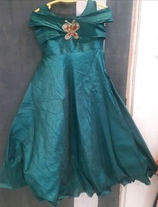 Green designer dress😍 For 10-12 yrs old✅Cash✅Coins❌