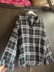 Black & White Plaid Long Sleeve Shirt