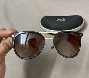 Women’s Sunglass with Case