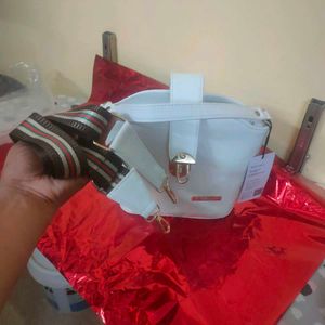 New White Stylish Fargo Handbag