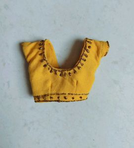 only one traditional Dolls  dress