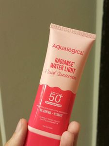 Aqualogica Radiance Water Light Fluid Sunscreen SP