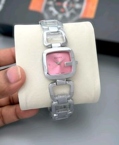 Elegant Gucci Ladies Watch