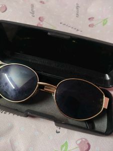 Oval Sunglasses with Gold Frame