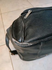 Handbags Very Spacious Trolley Bag
