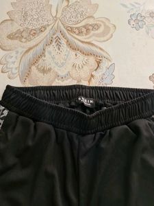 Stylish Black Palazzo Pants with Leopard Print