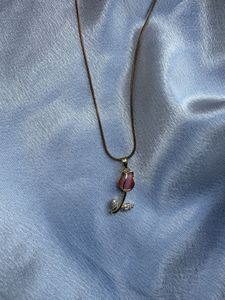 Chic Tulip Pendant Necklace