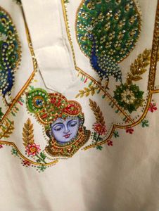 Embroidered White Kurta with Ombre Sleeves