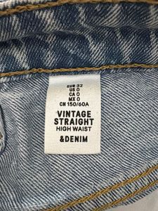 H&amp;M Light Wash vintage straight Leg Jea