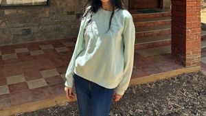 h&amp;m Embroided Mint Green/Shine Sweatshirt