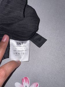 Chic Black Ruched Cropped Shirt