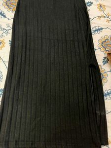 Black Ribbed Midi Skirt with Pockets
